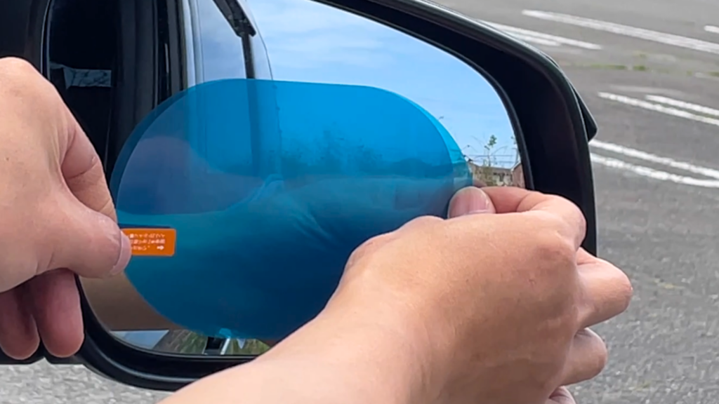 車用くもり止めフィルムの貼り付け手順１