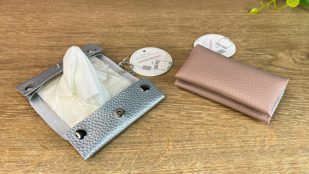 コンパクトポケットティッシュケースにポケットティッシュを実際に入れた写真