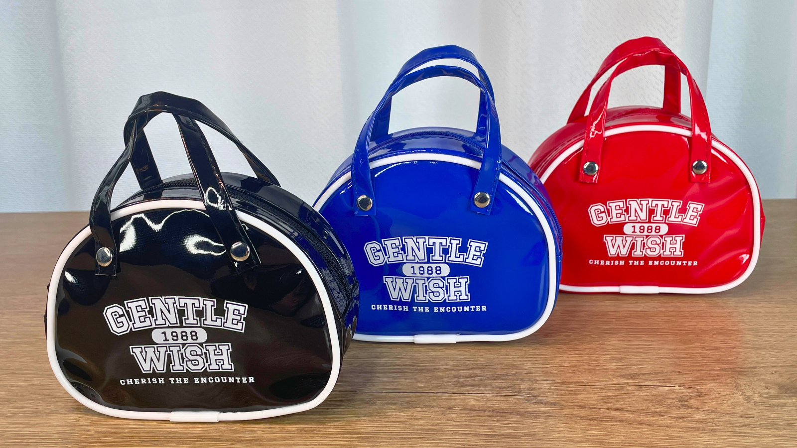 【キャンドゥ】ミニエナメルバッグキーホルダー JANコード：4981692160653